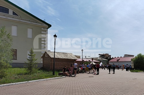 Комплексные центры Омской области организуют велопробег и флешмобы в День России