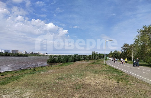 В Омске на набережной огородили участок для Центра уличного баскетбола