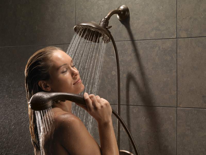 Полезен ли контрастный душ для волос головы